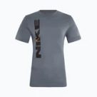Men's workout clothing