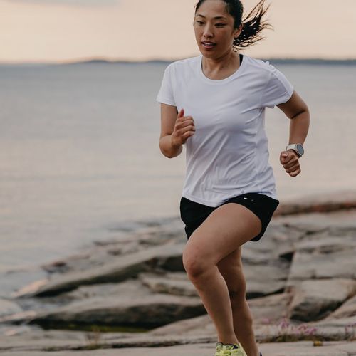 Suunto 9 Peak Pro watch white and gold SS050824000