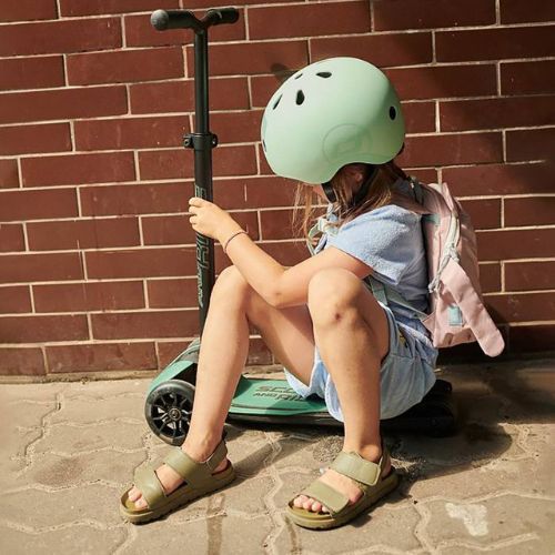 Scoot & Ride Highwaykick 5 LED balance tricycle green 96438