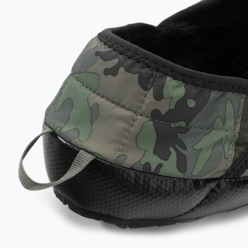 Men's winter slippers The North Face Thermoball Traction Mule V green-black NF0A3UZN33U1