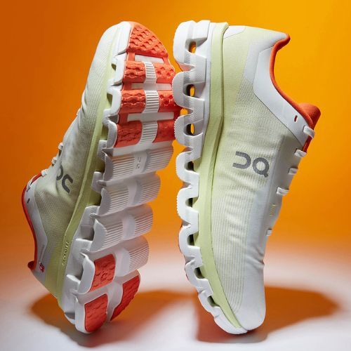 Men's running shoes On Cloudflow 4 white/hay
