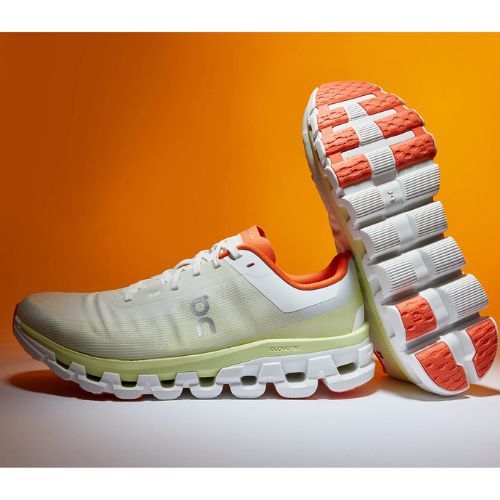Men's running shoes On Cloudflow 4 white/hay