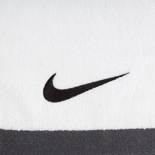Nike Fundamental white/black towel