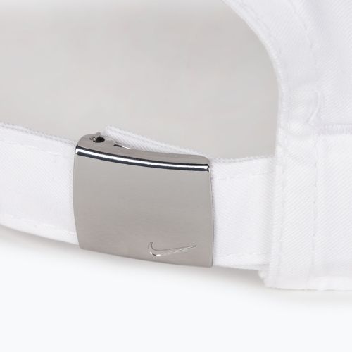 Nike Dri-Fit Club Unstructured Metal Swoosh cap white/metallic silver