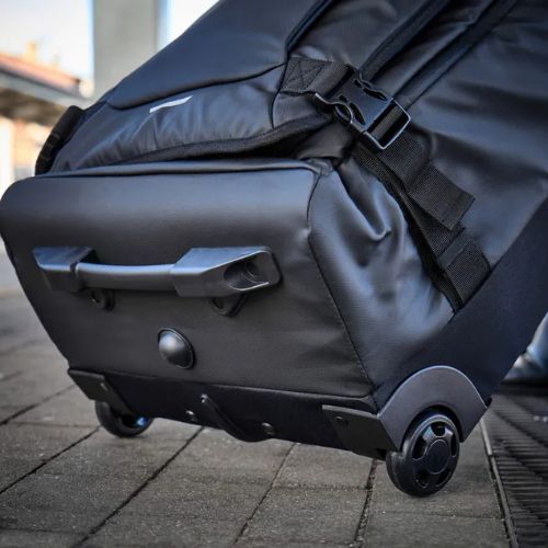 Medium travel suitcase KADVA Lazio 74 l black