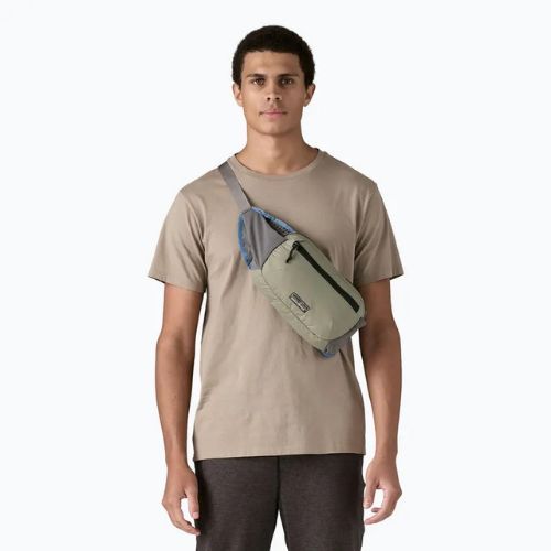 Patagonia Terravia Tote black kidney pouch