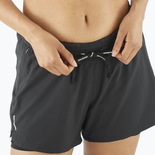 Salomon SHAKEout Core 2IN1 4" women's running shorts deep black