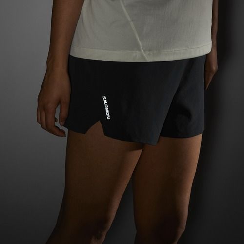 Women's running shorts Salomon SHAKEout Core 4" deep black