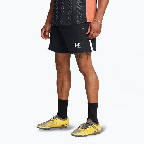 Men's football shorts Under Armour Challenger Pro Woven black / white