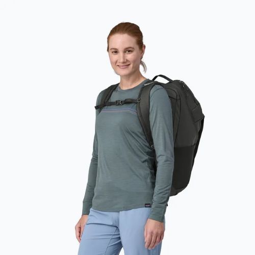 Urban backpack Patagonia Black Hole Pack 32 l black/black