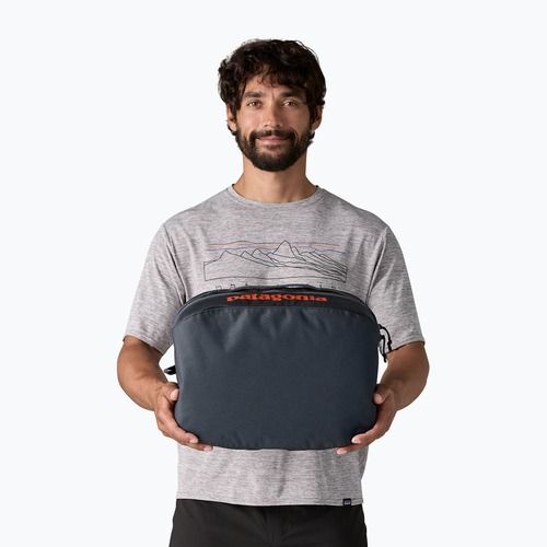 Washbag Patagonia Black Hole Cube smolder blue / amanita red