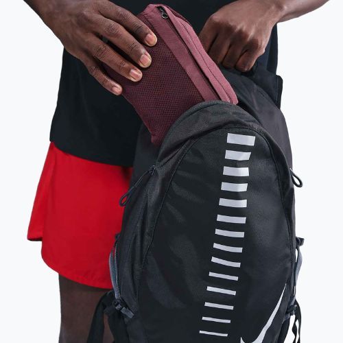 Men's running jacket Nike Impossibly Light Windrunner light crimson/burgundy crush