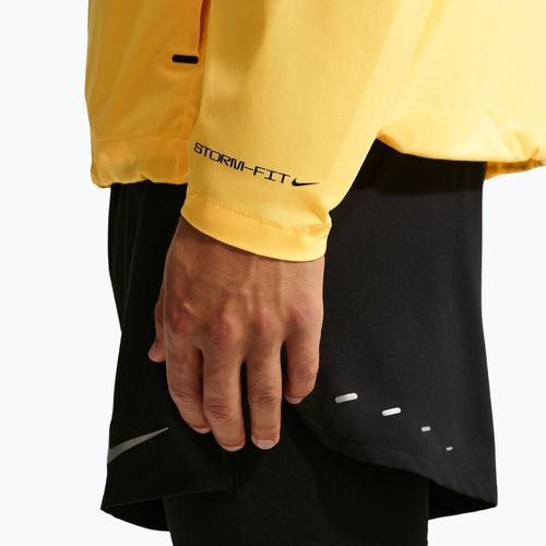Men's running jacket Nike AeroSwift Storm-Fit Aerogami university gold/citron pulse/black