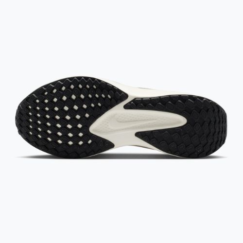 Women's running shoes Nike Quest 6 light khaki/sail/metallic gold/off noir