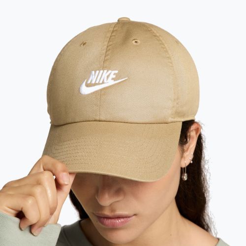 Baseball cap Nike Club Unstructured Futura Wash parachute beige/white