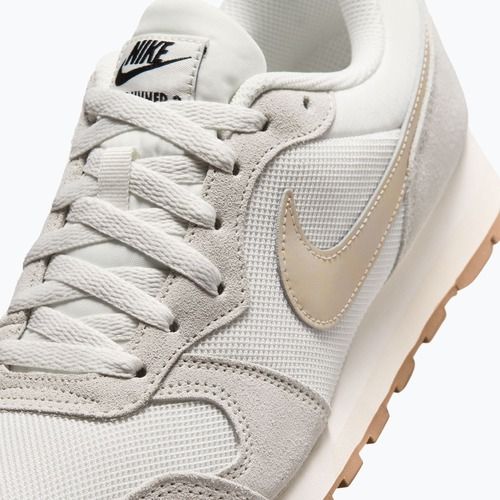 Women's shoes Nike MD Runner 2 SE coconut milk/black/linen/sail