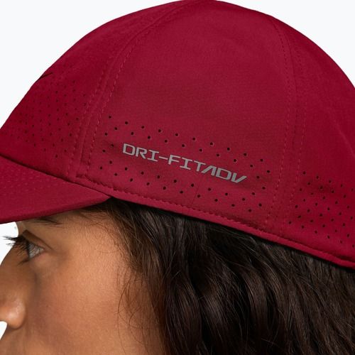 Baseball cap Nike Dri-FIT ADV Club team red/pale ivory