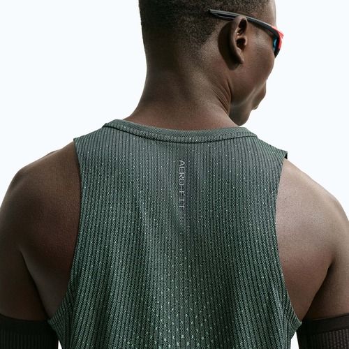 Men's running shirt Nike Stride black/light green spark