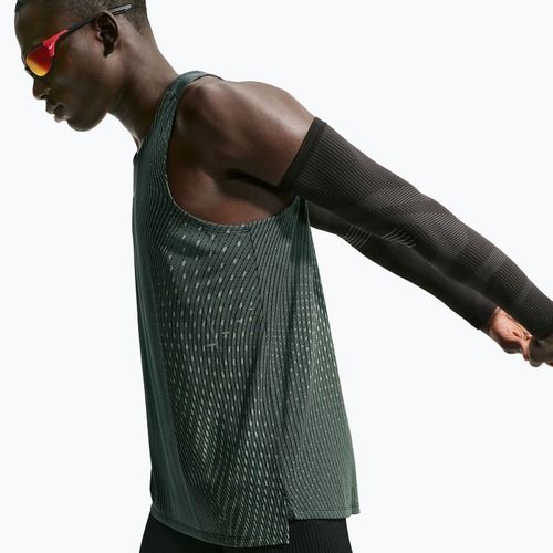 Men's running shirt Nike Stride black/light green spark