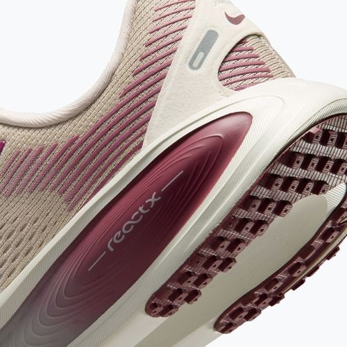 Nike Vomero 18 running shoes cream ii/sail/pink smoke