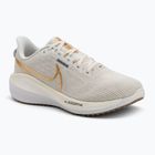 Women's running shoes Nike Vomero 17 phantom/light bone/sail/metallic gold