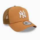New Era League Essential Trucker New York Yankees baseball cap dark beige