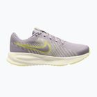Women's running shoes Nike Run Defy silver lilac/sail/cream ii/fennel