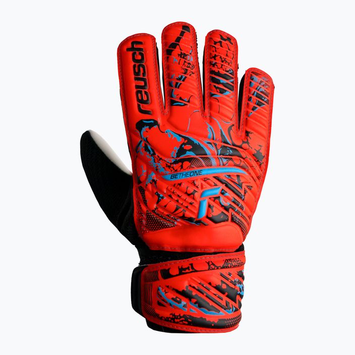 Reusch Attrakt Starter Solid goalkeeper gloves in red 5370514-3334 5
