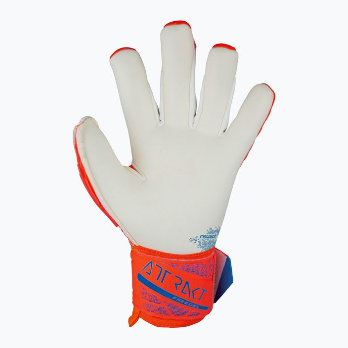 Reusch Attrakt Gold X Freegel goalkeeper glove hyper orange/electric blue 3