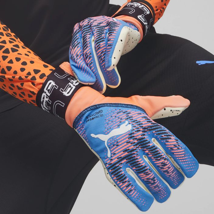 PUMA Ultra Ultimate1 NC goalkeeper's gloves ultra orange/blue glimmer 6