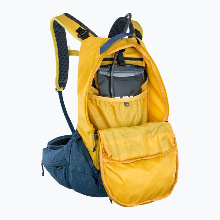 EVOC Trail Pro 16 l curry/denim bike backpack 7