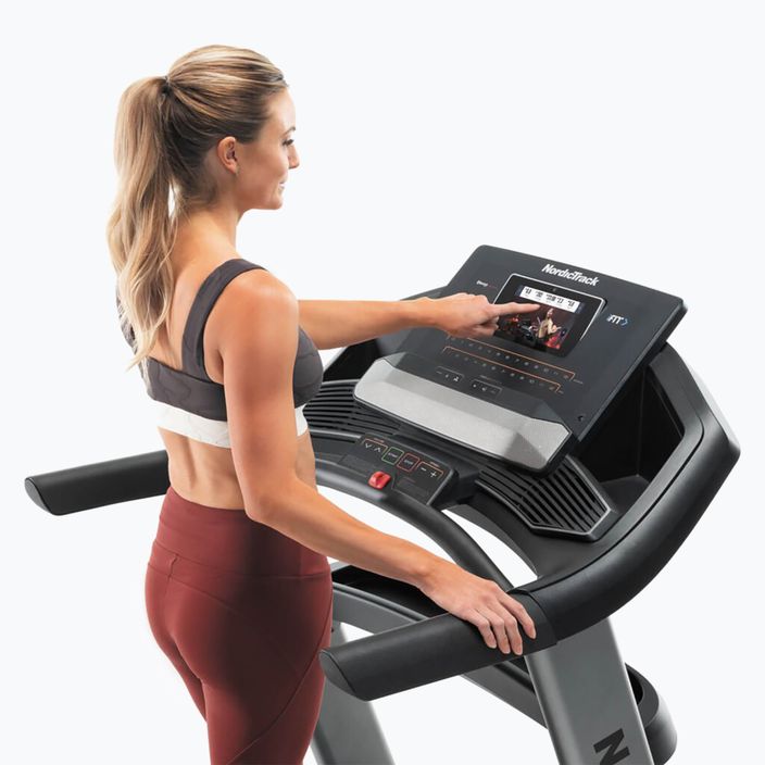 NordicTrack Elite 900 electric treadmill 6