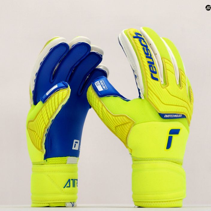 Reusch Attrakt Duo Ortho-Tec goalkeeper's gloves yellow 5270050 9