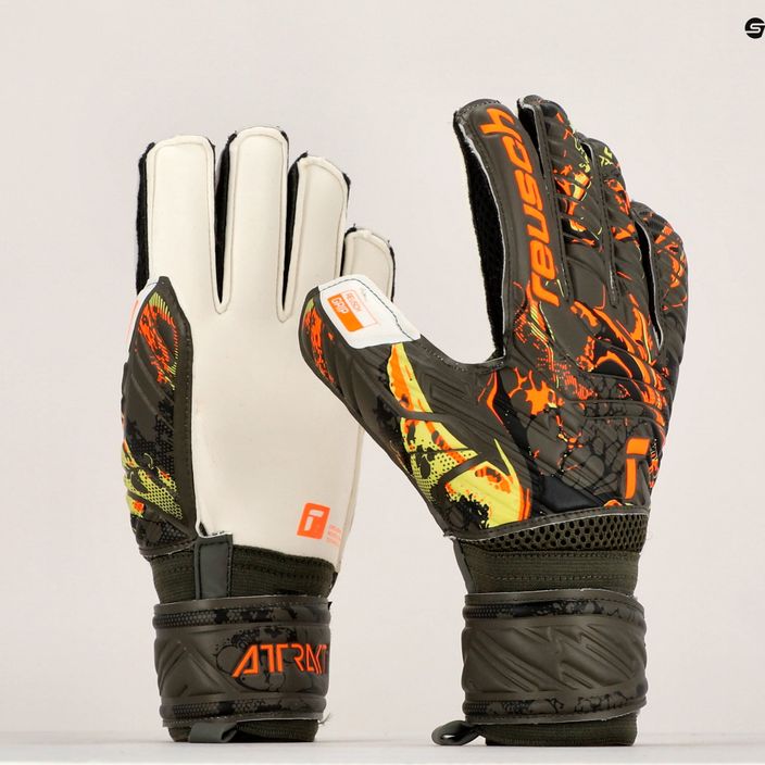 Reusch Attrakt Grip goalkeeper gloves green 5370018-5556 8