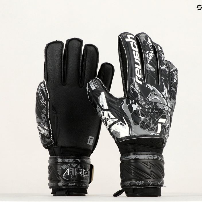 Reusch Attrakt Resist goalkeeper gloves black 5370615-7700 9