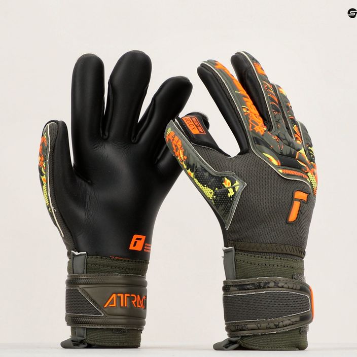 Reusch Attrakt Gold X Finger Support Junior goalkeeper gloves green-black 5372050-5555 11