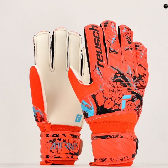 Reusch Attrakt Solid goalkeeper gloves red 5370515-3334 9