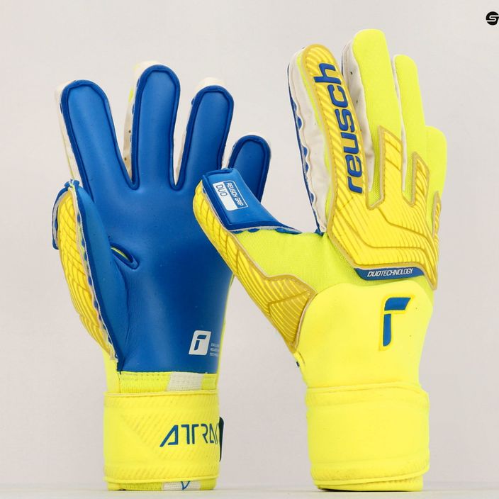 Reusch Attrakt Duo goalkeeper's gloves yellow-blue 5270055 9