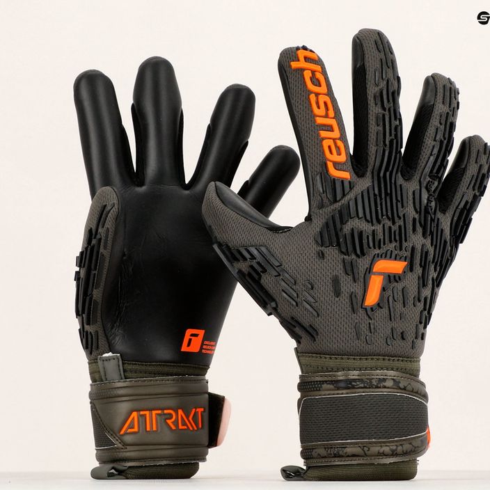 Reusch Attrakt Freegel Silver green-orange goalkeeper's gloves 5370035-5555 10