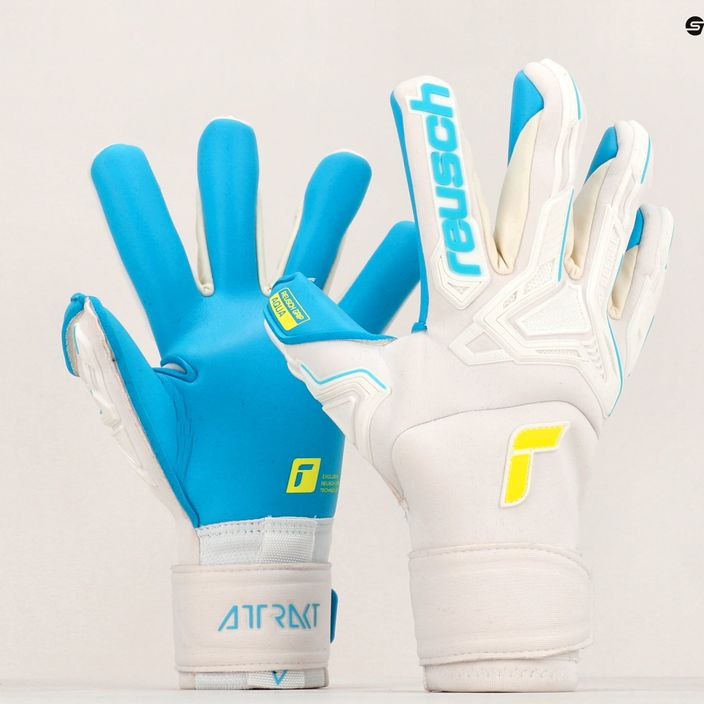 Reusch Attrakt Freegel Aqua Windproof goalkeeper gloves white 5270459 8