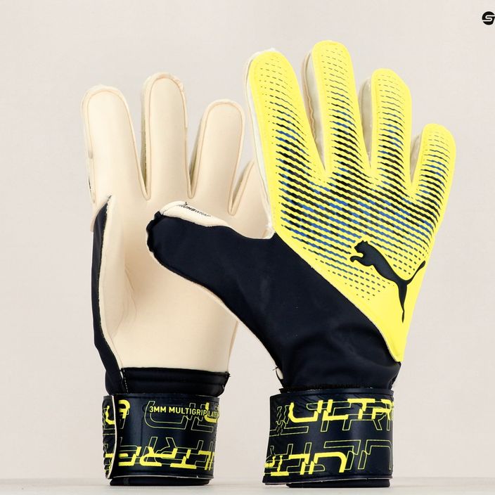 PUMA Ultra Protect 3 RC goalkeeper's gloves black-green 041819 01 7