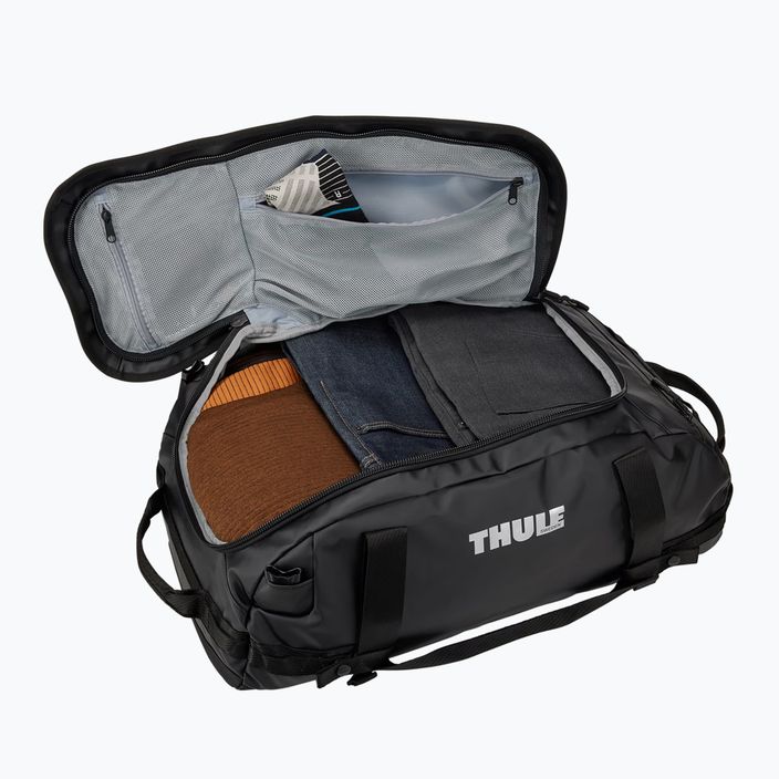 Thule Chasm 40 l travel bag black 3
