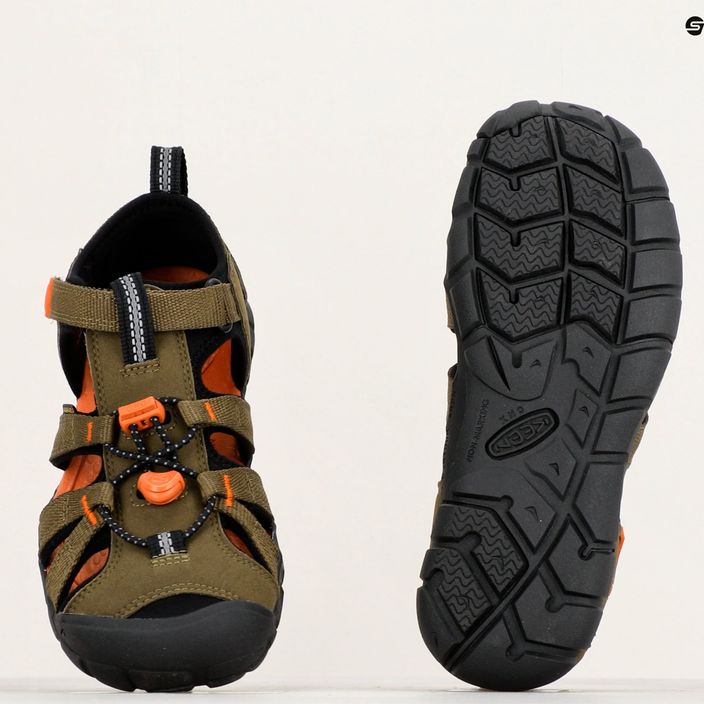 KEEN Seacamp II CNX dark olive/gold flame junior sandals 9