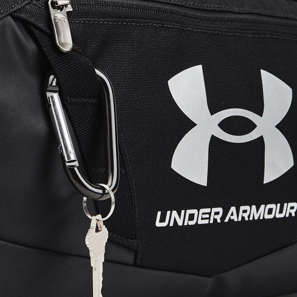 Under Armour Undeniable 5.0 Duffle travel bag black 1369221 6