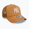 New Era League Essential Trucker New York Yankees baseball cap dark beige