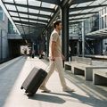 Medium travel suitcase KADVA Palero 64 l black 18