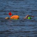Safety buoy BuddySwim Dry Bag with Flag 28 l orange 4