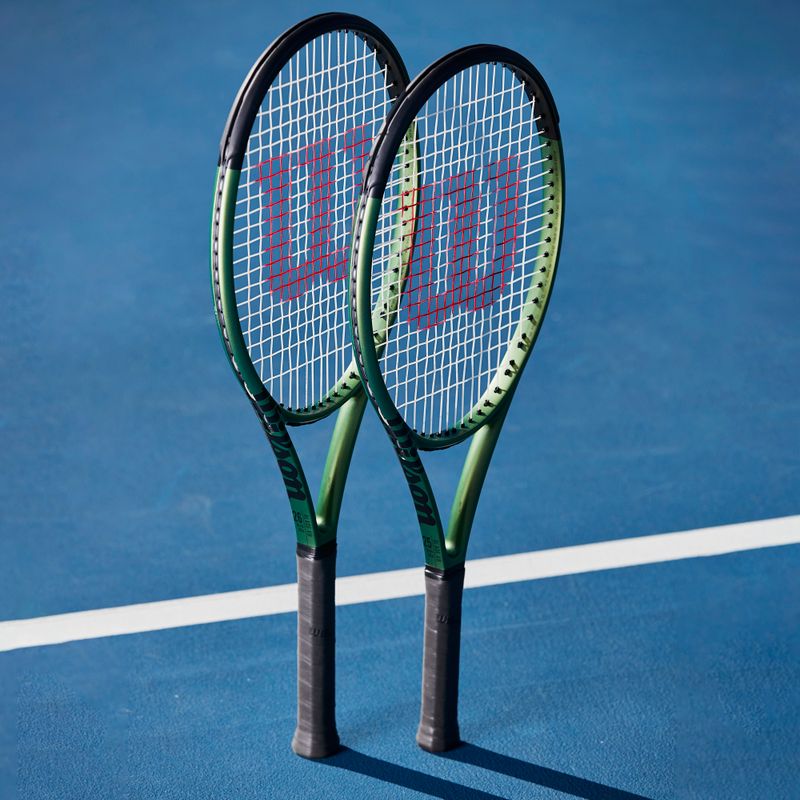 Wilson Blade 26 V8.0 children's tennis racket black-green WR079210U 8