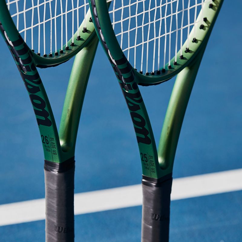 Wilson Blade 26 V8.0 children's tennis racket black-green WR079210U 9