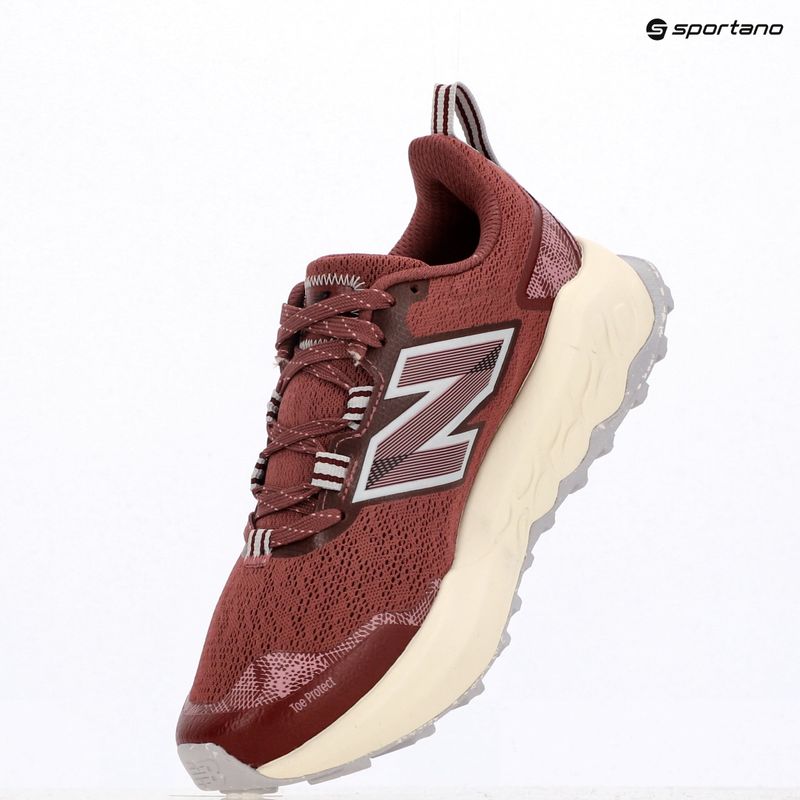 Women's running shoes New Balance Fresh Foam Garoe V2 washed burgundy 9